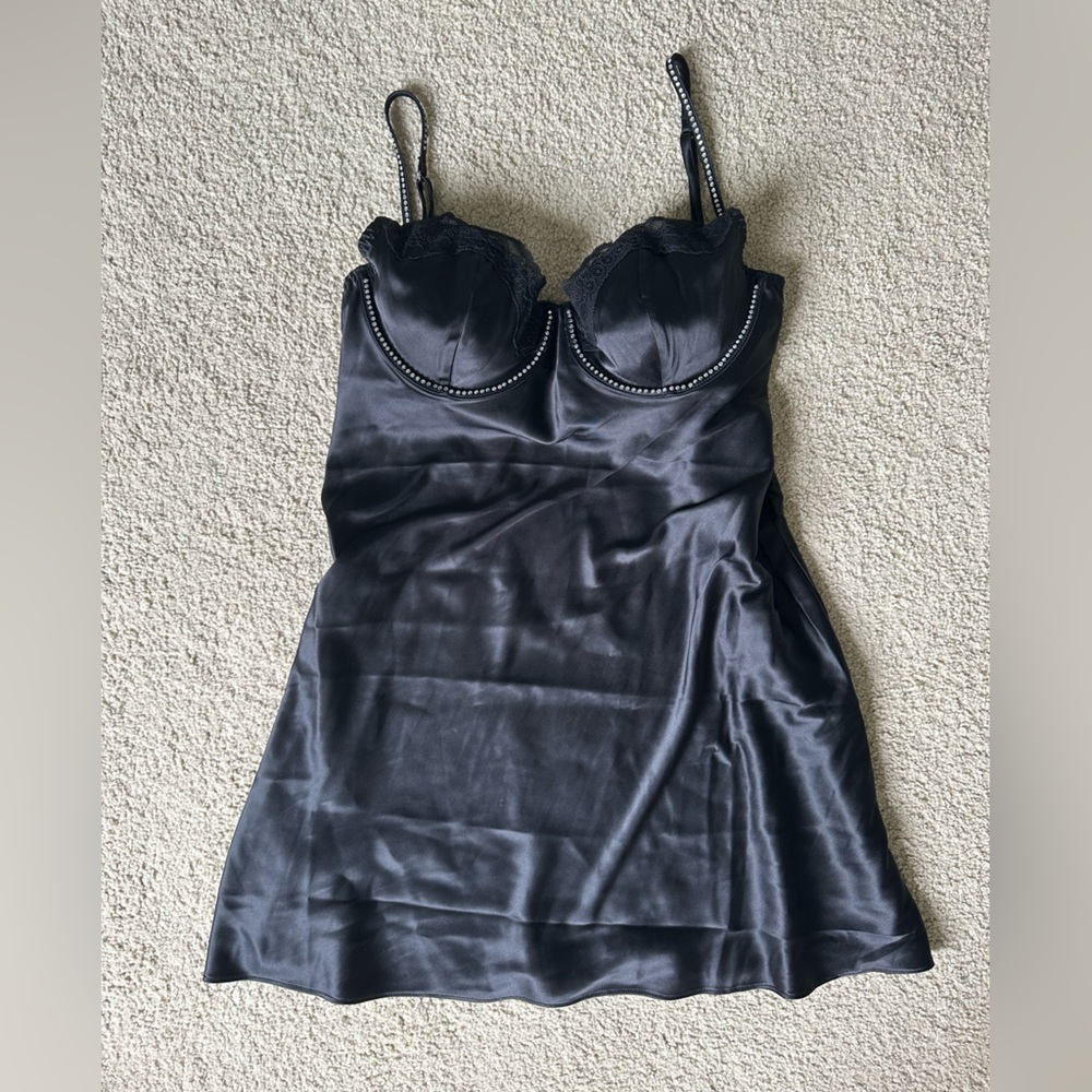 NWT Victoria’s Secret Satin & Lace Embellished Cupped Mini Slip - Picture 5 of 15